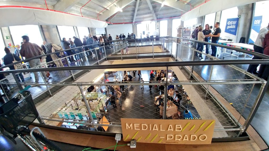 17superprofes's tweet photo. Today #17superprofes from @medialabprado #minimaker #Technology #3dprint #exhibiton #planswithkids #SundayMorning #macutic #futureofteaching https://t.co/URVAyZZZb0