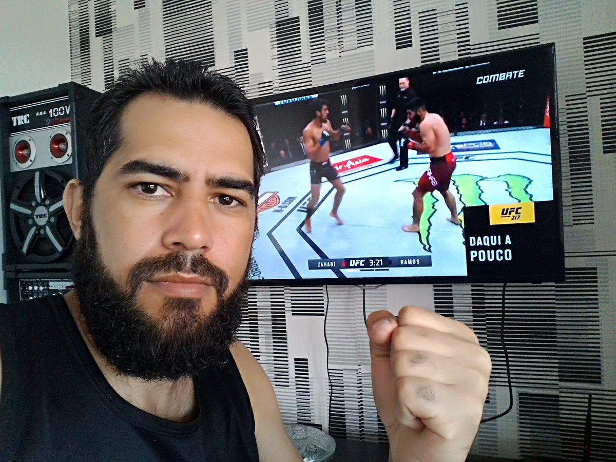 Rsleocadio's tweet photo. Campinas bem representada no #UFC217NoCombate, parabéns @ricardoramosmma, melhor do ano #UFC217 💪 https://t.co/snjMxGpr0Z