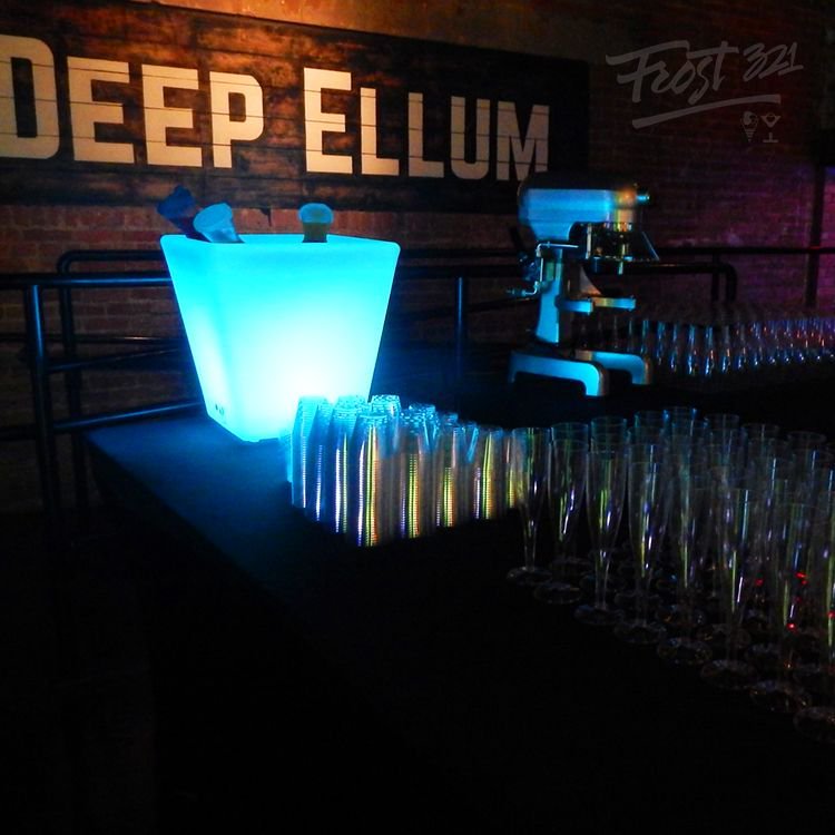 Frost_321's tweet photo. Attention, event planners! Did you know Frost 321 pairs extremely well with live music? Book us for your next lively concert. #frost321 https://t.co/sjqNOHlyh6