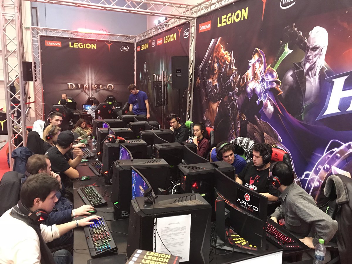 SmashcastRO's tweet photo. @BlizzHeroes Finals la Game On! se desfasoara LIVE la standul @LenovoRomania, acolo unde @TheKrieppeN este prezent

https://t.co/sdoQTMpTKG https://t.co/RqN0e6FUWh