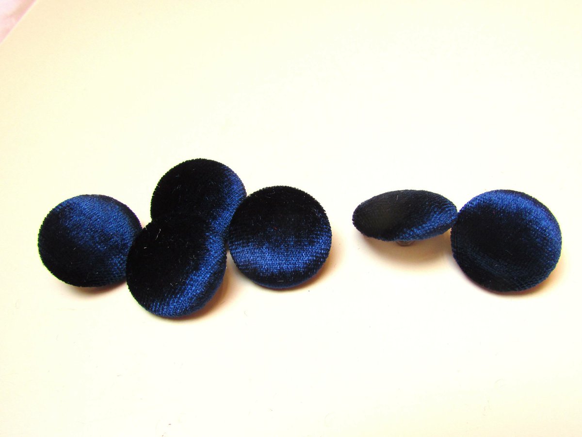 SlavicaBo's tweet photo. Excited to share the latest addition to my #etsy shop: Navy Blue Velvet Buttons,blue velvet  #sewbuttons #velvet https://t.co/Vg9IaF4jSP https://t.co/OxSSwtcofQ