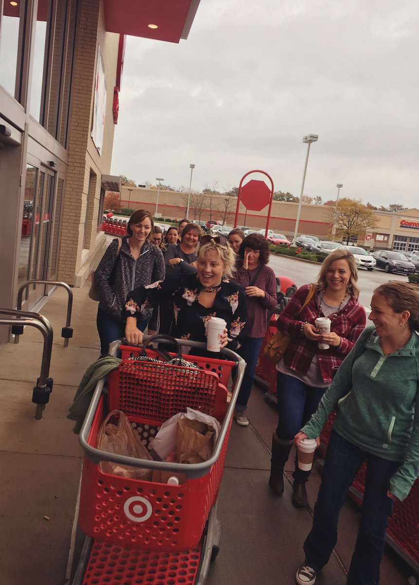 Today is the day!🙌🏼Hearth &amp; Hand is in stores now &amp; ready to make your house a home🏡💕#hearthandhand #t1091 #target <a href="/RaeAnneJohnson3/">RaeAnne Johnson</a> @I_Tob26