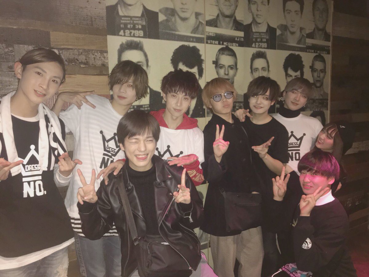 DRESS_No_OSAKA's tweet photo. 昨日は2nd ワンマンライブご来場ありがとうございました！！！
楽しんでいただけましたでしょうか？
大薮さん、田鶴さん、川﨑さん、後藤さん、二葉さん、こんどうさん、ほりえさん、古川さん、SAKURAさん、よしあきさんとの写真です！
他にも沢山の皆様の��来場ありがとうございました！ https://t.co/0Y9RxjFJ0c
