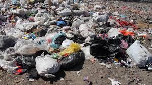 How traders still use plastic bags despite ban and the authorities doesn’t know about it. opionpoint.wordpress.com/2017/11/05/how…