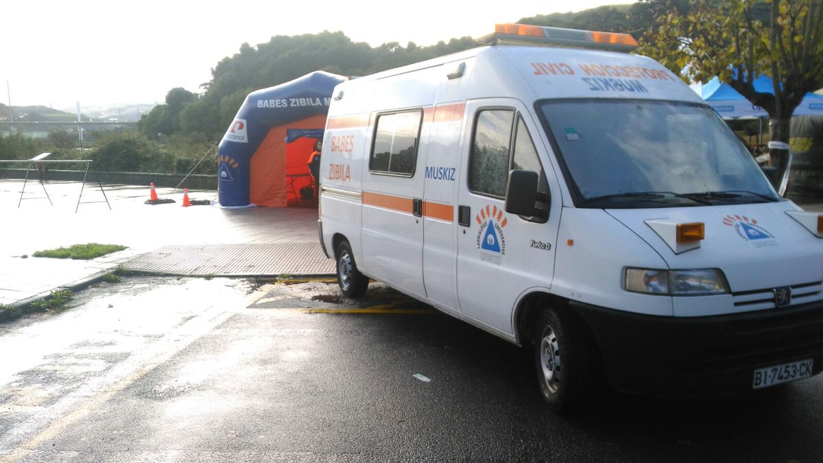 MuskizMA's tweet photo. @PCMUSKIZ trabajando prevención y seguridad en  #Megaduathlon #VíaVerde #MontesdeHierro ¡Gran trabajo! @VOSTeuskadi 
https://t.co/TpeGUfe0Pk https://t.co/CH47m0wihp