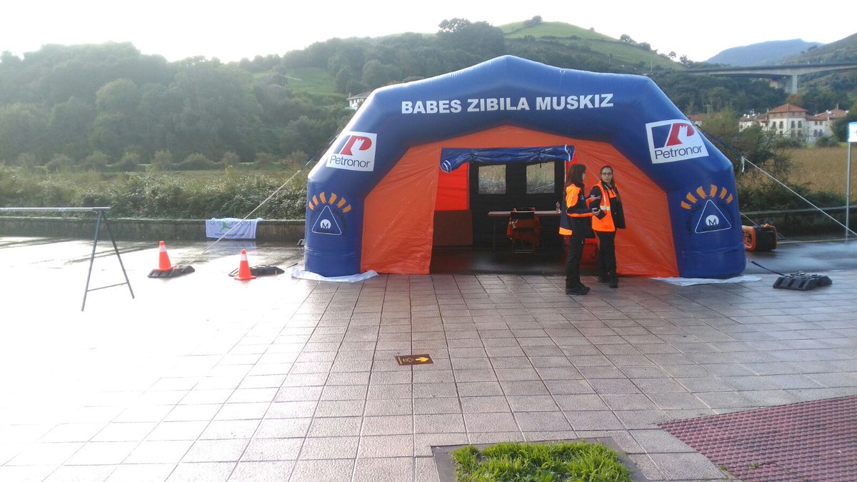 MuskizMA's tweet photo. @PCMUSKIZ trabajando prevención y seguridad en  #Megaduathlon #VíaVerde #MontesdeHierro ¡Gran trabajo! @VOSTeuskadi 
https://t.co/TpeGUfe0Pk https://t.co/CH47m0wihp