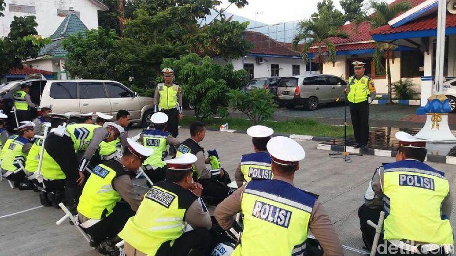 Amankan Pernikahan Kahiyang-Bobby, Polres Semarang Kirim Personel detik.id/VRBACY #JokowiMantu