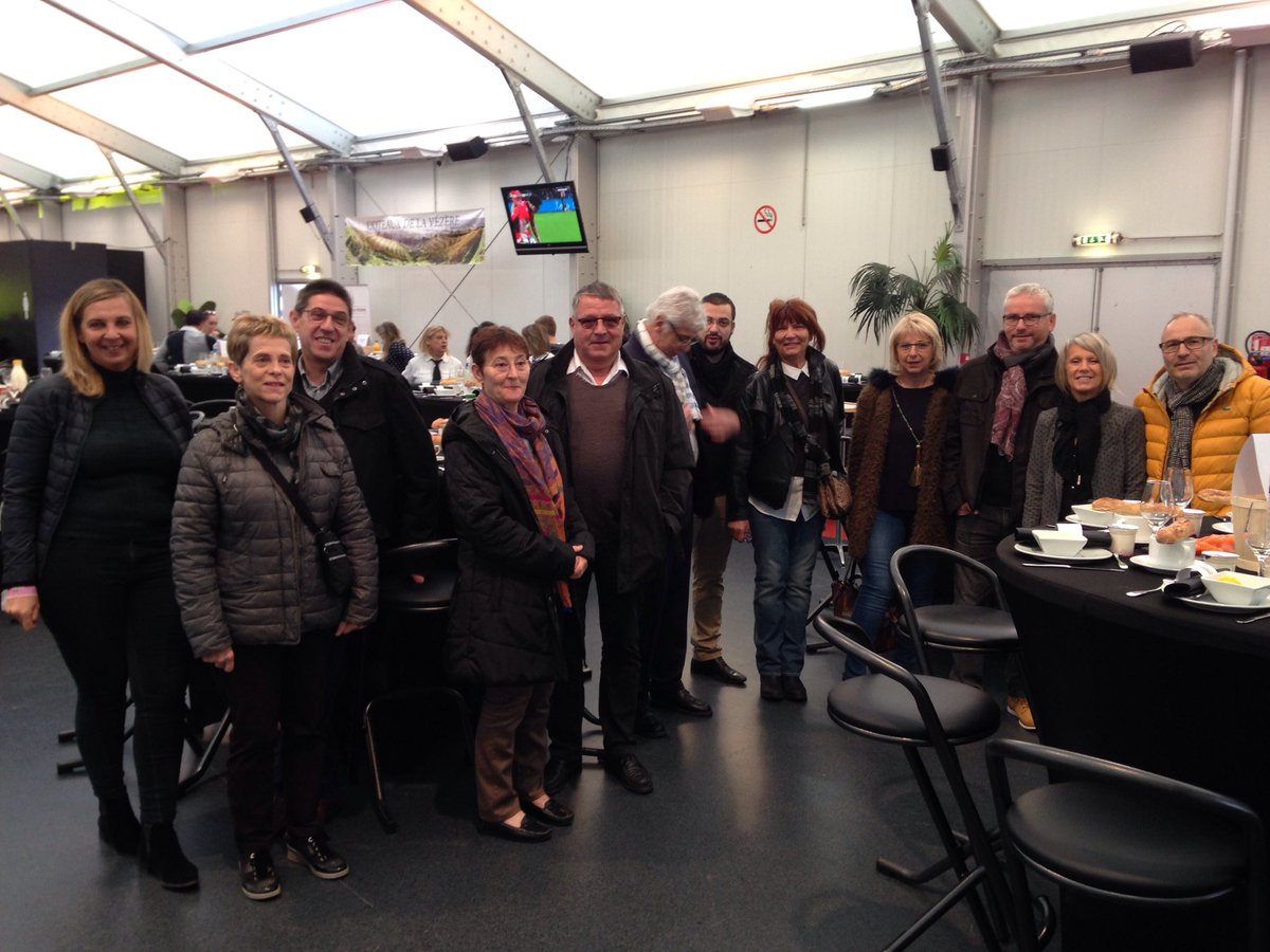 Dispositif Allianz top 14. Match important pour le CAB. L équipe AEC accueille ses meilleurs clients. Vive le CAB !