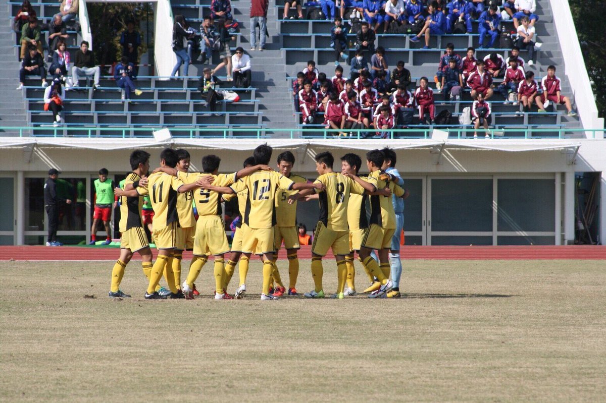 isshin0420's tweet photo. 僕の12年間のサッカー人生の幕が閉じました。ベスト4。いなべの歴史を変えることはできたけれど三重県の歴史に爪痕を残すことは出来ませんでした。いままで支えてくれた方や応援してくれた方本当にありがとうございました。サッカーで得たものは僕の一生の宝です。サッカーの神様ありがとう。 https://t.co/eGPv3R2puX