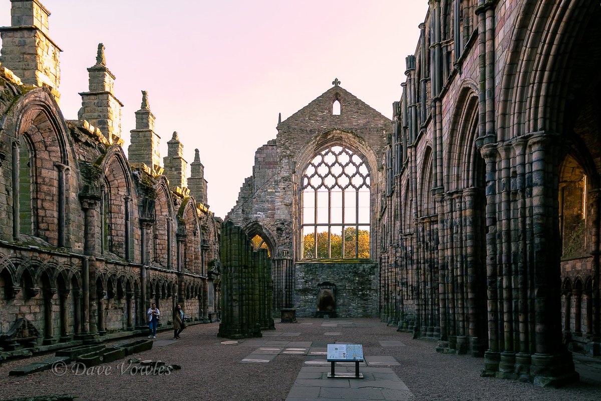 'The old Abbey' @VisitScotland #holyroodpalace @edinburgh #palace   #morningsunlight #shining through the #ruins #beautifulplaces #historic