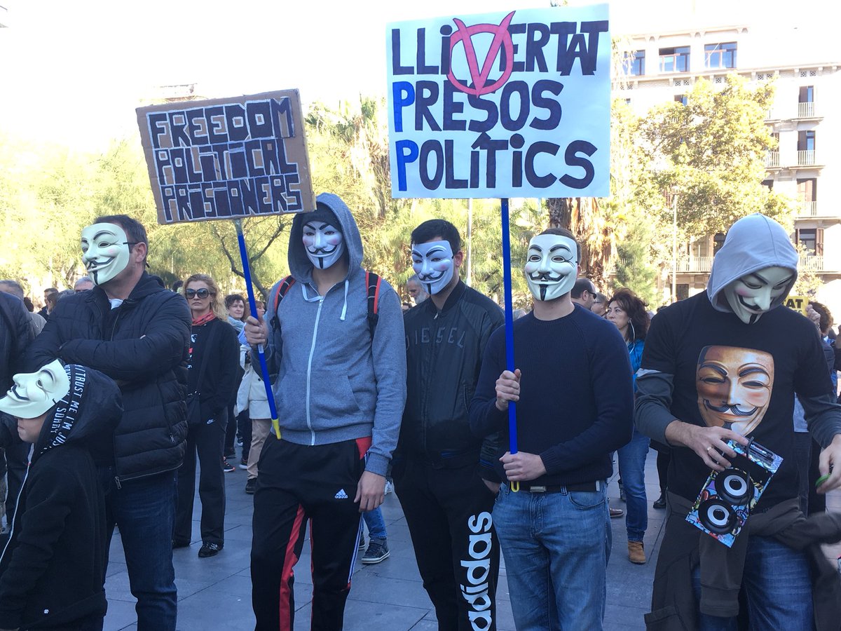 aurea_vallejo's tweet photo. #LlibertatPresosPolítics
#AnonymousOperation #FreeCatalonia #MMM2017 #MMM2017BCN
@omnium @assemblea @Anonymous_opt https://t.co/iOYwUc8CA3