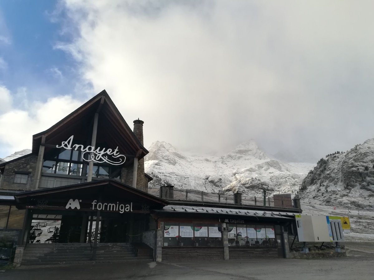 GrupoAramon's tweet photo. Ya viene, ya viene! :)
Imágenes de Formigal hace unos minutos https://t.co/tJYi7OBrFW