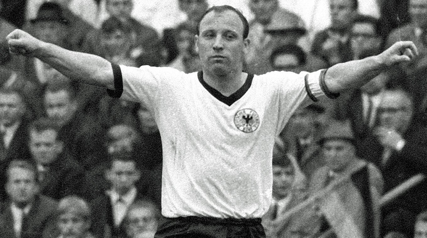 72 caps, 43 goals, 1954-1970. Happy birthday, Uwe Seeler!     