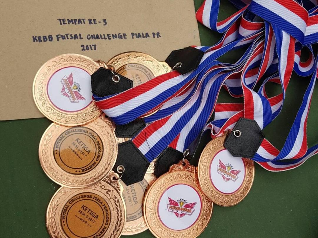 sharksquadbb's tweet photo. SharkArmy... Ketiga Futsal Challange Piala Penolong Rektor 2017...
#badi#semifinal#3bronzeinayear#nipish https://t.co/QWWobp4VU1