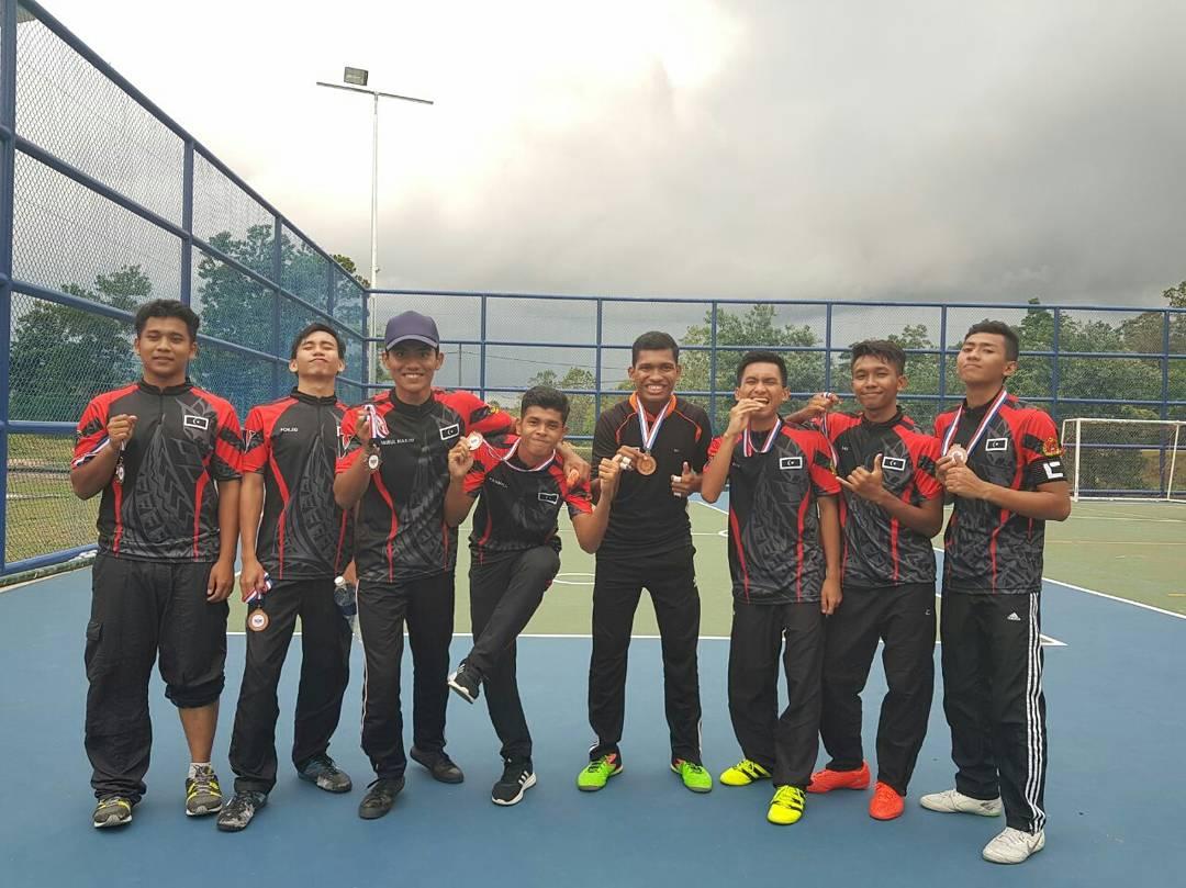 sharksquadbb's tweet photo. SharkArmy... Ketiga Futsal Challange Piala Penolong Rektor 2017...
#badi#semifinal#3bronzeinayear#nipish https://t.co/QWWobp4VU1