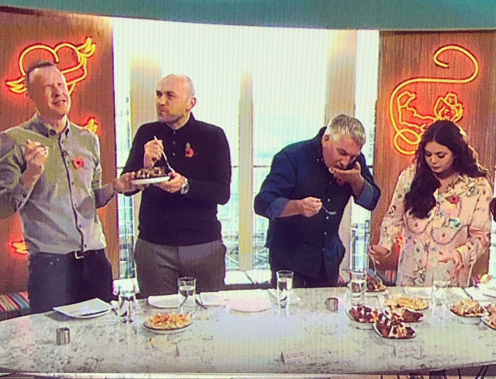 UnbalancedW's tweet photo. @ScarlettMoffatt Colleagues react to the booby dress... https://t.co/LvOrfAUrpZ