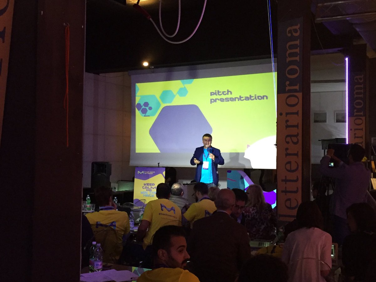 paginemediche's tweet photo. Comincia la #pitch #presentation! Siamo pronti con il nostro progetto #hackmerck17 #merck4health https://t.co/0C4KQcMRGd