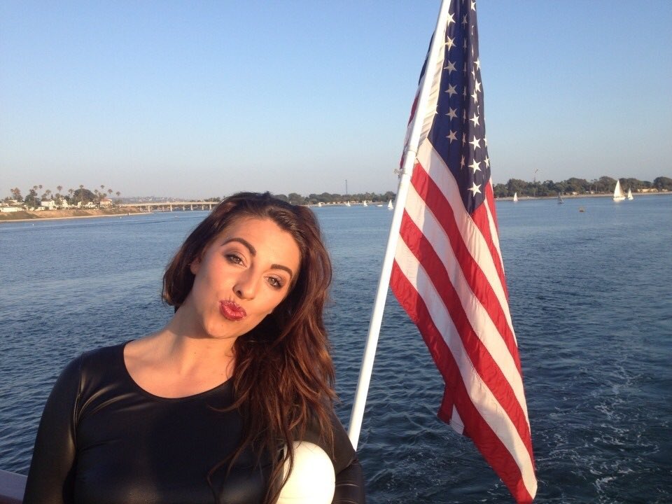 RHarrisFilmFest's tweet photo. Happy Birthday to @jademoore2 - we missed you at #rhiff2017, our loss is #America’s gain! Have a good one.. 👏🏻👏🏻🎉🎉 https://t.co/WUCi4enLtc https://t.co/kK5zoBhaTU
