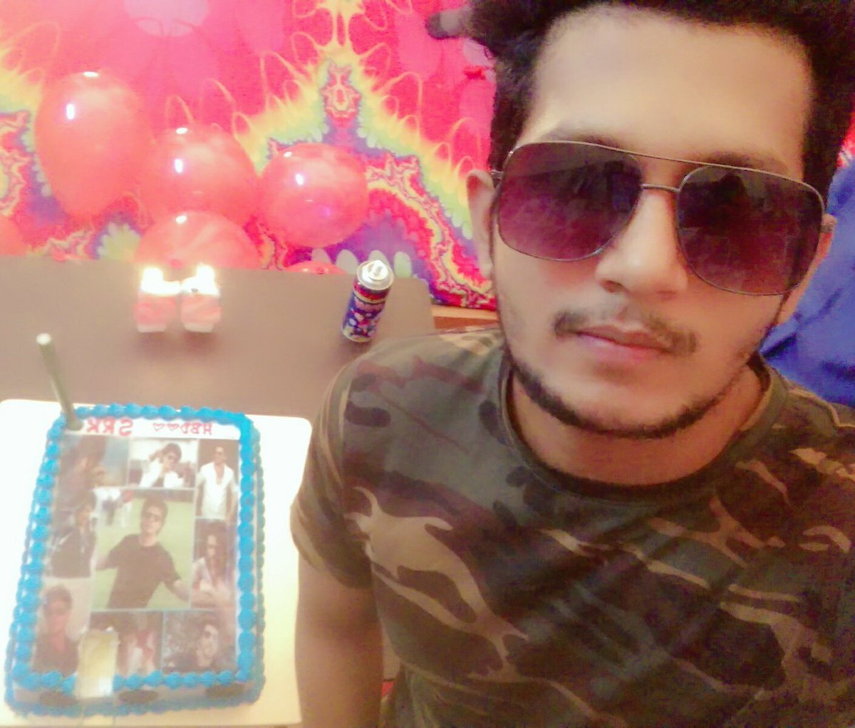 fankingsrk's tweet photo. @iamsrk 
Love From Bangladesh
I love u sir https://t.co/CP0adxbmGu
