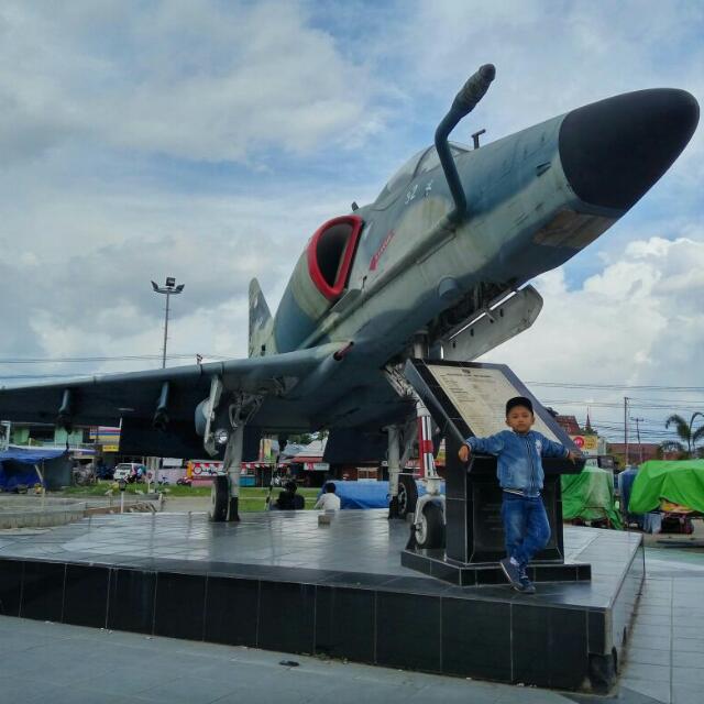 Alangkah baiknya jika kita boleh membuka dan menutup telinga semudah kita menutup dan membuka mata😥
By. George Christoph Lichtenberg 😉
Love👄