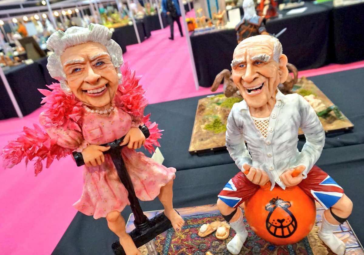 willtorrent's tweet photo. Actually speechless. 😂 #CakeInternational🎂 #RuleBritannia🇬🇧 #GodSaveTheQueen👑 https://t.co/WXNDr6tOCg
