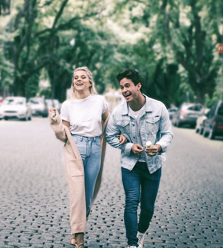 omonte_silvia's tweet photo. @fansenfwtv @VaLuZenere #FandomValen #FandomZenere #FansAwards2017 apoyando siempre a la mejor😍😙❤💕 https://t.co/se9eQ4uRCj