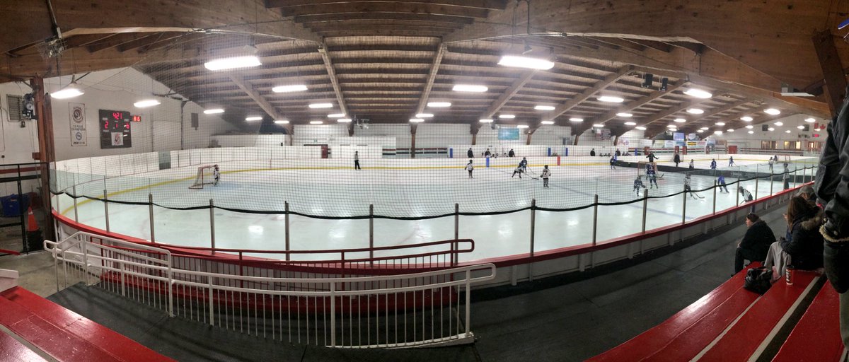 perch35km's tweet image. Pretty good way to spend a morning before going to work I’d say :) 
#Declan #StVitalMinorHockey #StVitalArena