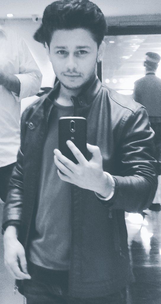 Act_Pritam's tweet photo. #Party_Night #Masti #Adda #Fun #Dj #pose #Selfie https://t.co/GQxf8r23Cd