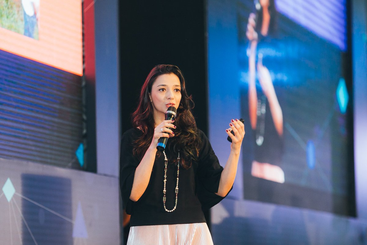 MAIRAVLEMOS's tweet image. Palestra de ontem! 😃 Uma honra falar sobre autoconhecimento, mudanças e empreendedorismo! 🤖 #palestra #FINIT2017