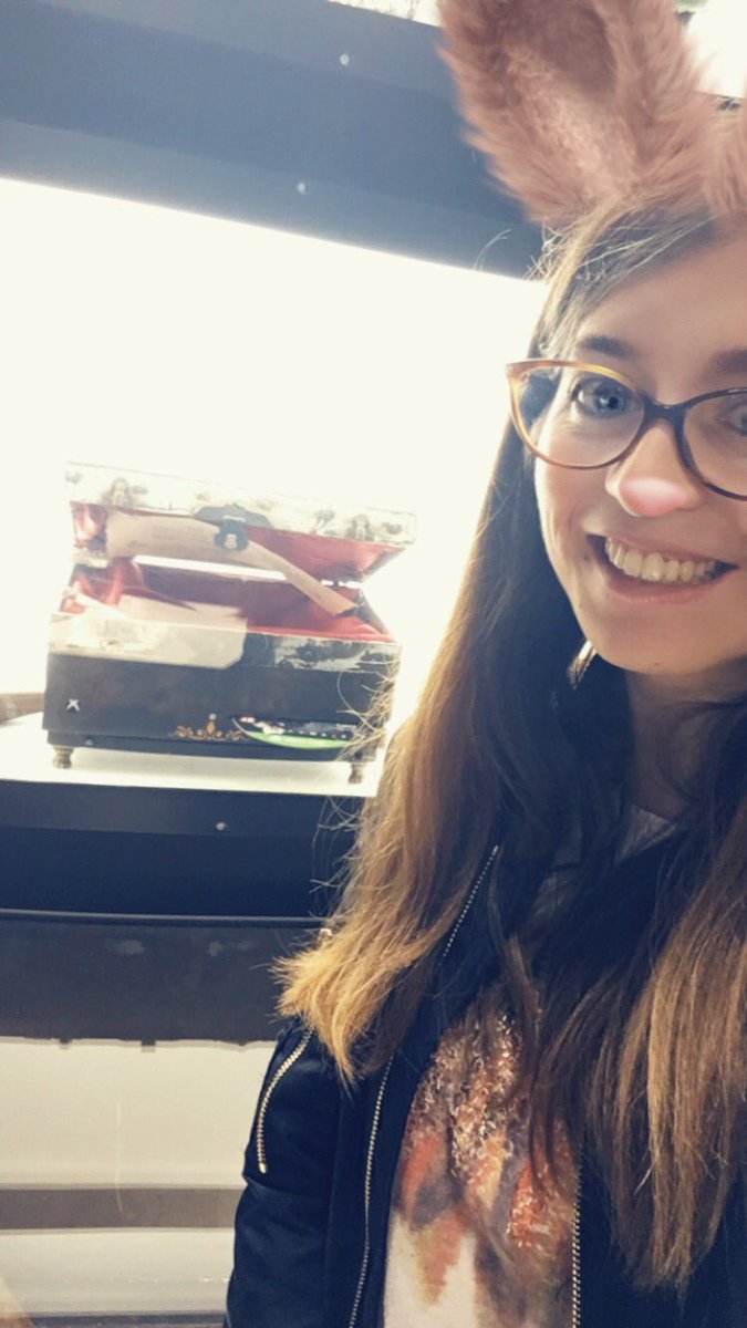 rafaelac1501's tweet photo. Trop belle la Xbox ! 😱😍 #PGW2017 @FocusHome #FOCUSPGW #JMIF #XBOX #VAMPYR @VampyrGame https://t.co/UXgFoN2GT0