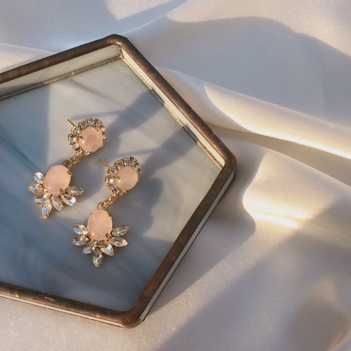 💓희희공방 오픈 기념 RT 이벤트💓

추첨을 통해 두 분을 뽑아 희희공방 크리스마스 리미티드 에디션인 🎄루돌프 문 이어링🎄 혹은 🕊로즈 버드 이어링🕊을 선물로 보내드립니다 (택 1)

제품 구경하러 오세요❣ instagram.com/heexheegongbang