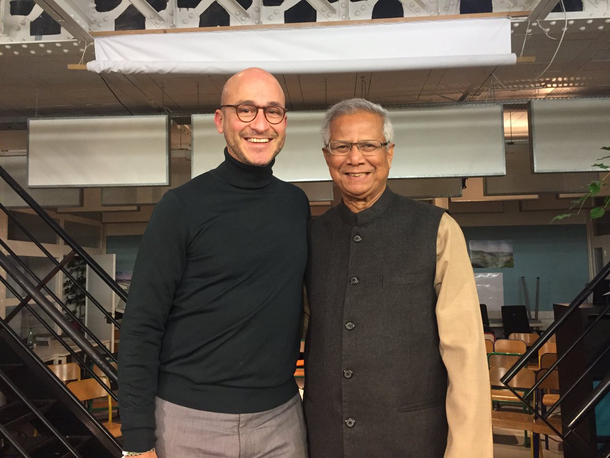 Dan_Dorell's tweet photo. "Vers une économie à trois zéros" avec Prof. Yunus chez #makesense #Paris  #GSBS2017 #aworldofthreezeros https://t.co/8BNcpjF9hE