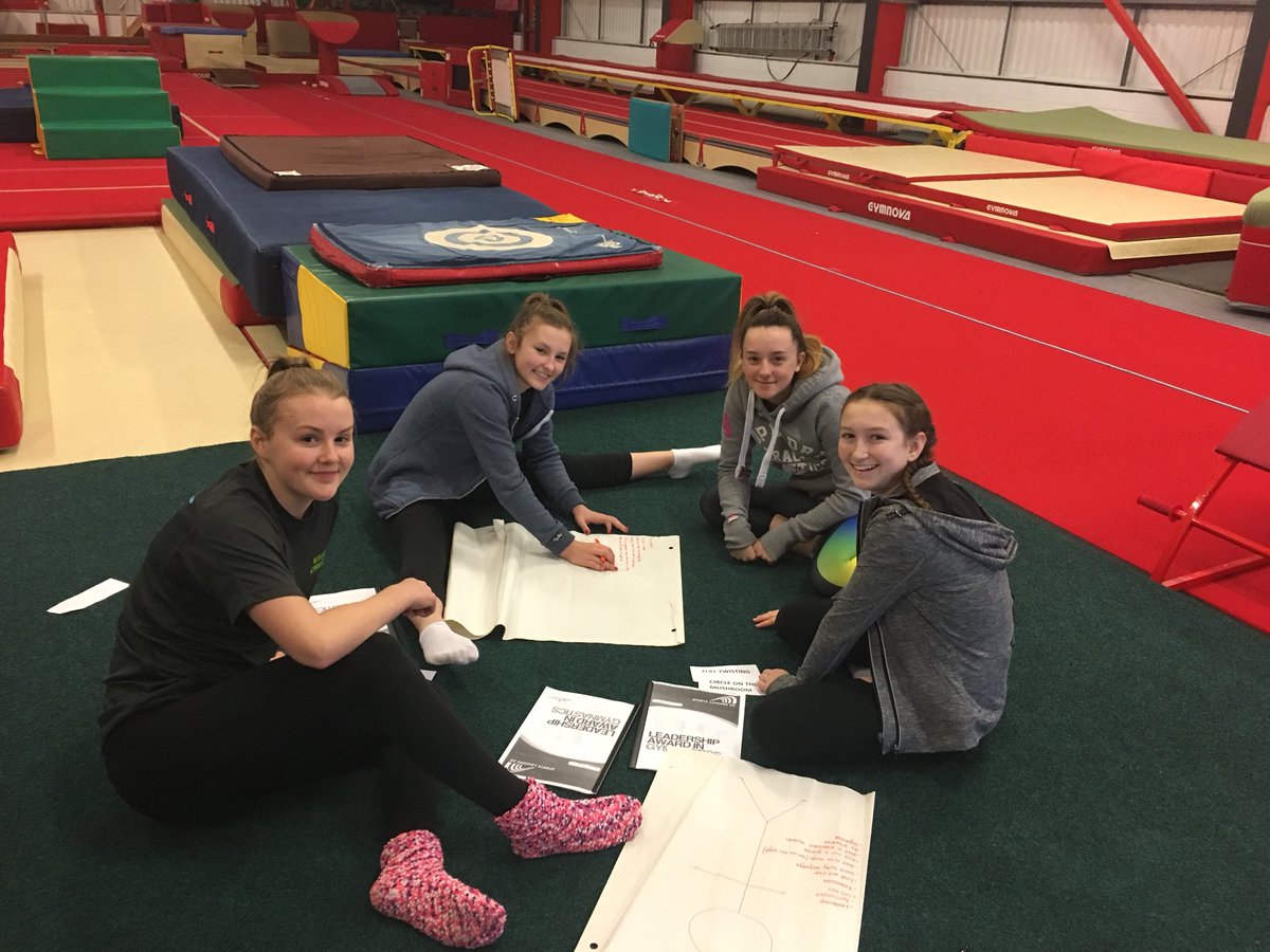 curly_maz's tweet photo. 14 fabulous Sports Leaders half way through the day......#communities #whatmakesagoodcoach #sportsleaders https://t.co/28TqO8M9oy