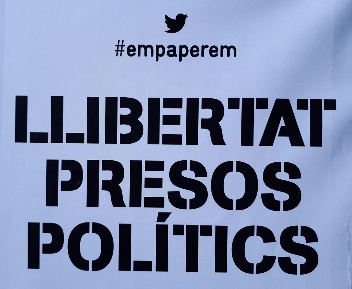 junqueras's tweet photo. No et limites a contemplar aqtes hores q ara vénen. Baixa i participa. No podran res davant un poble unit, alegre i combatiu. #Empaperem https://t.co/vpa9FMVGiK