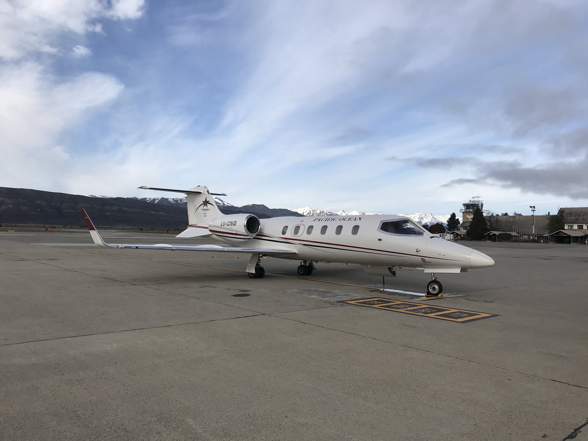 Pacific_OceanSA's tweet photo. Learjet 31. #learjet #flywithus #bariloche #airport #Bombardier https://t.co/dZLiDOUwTN