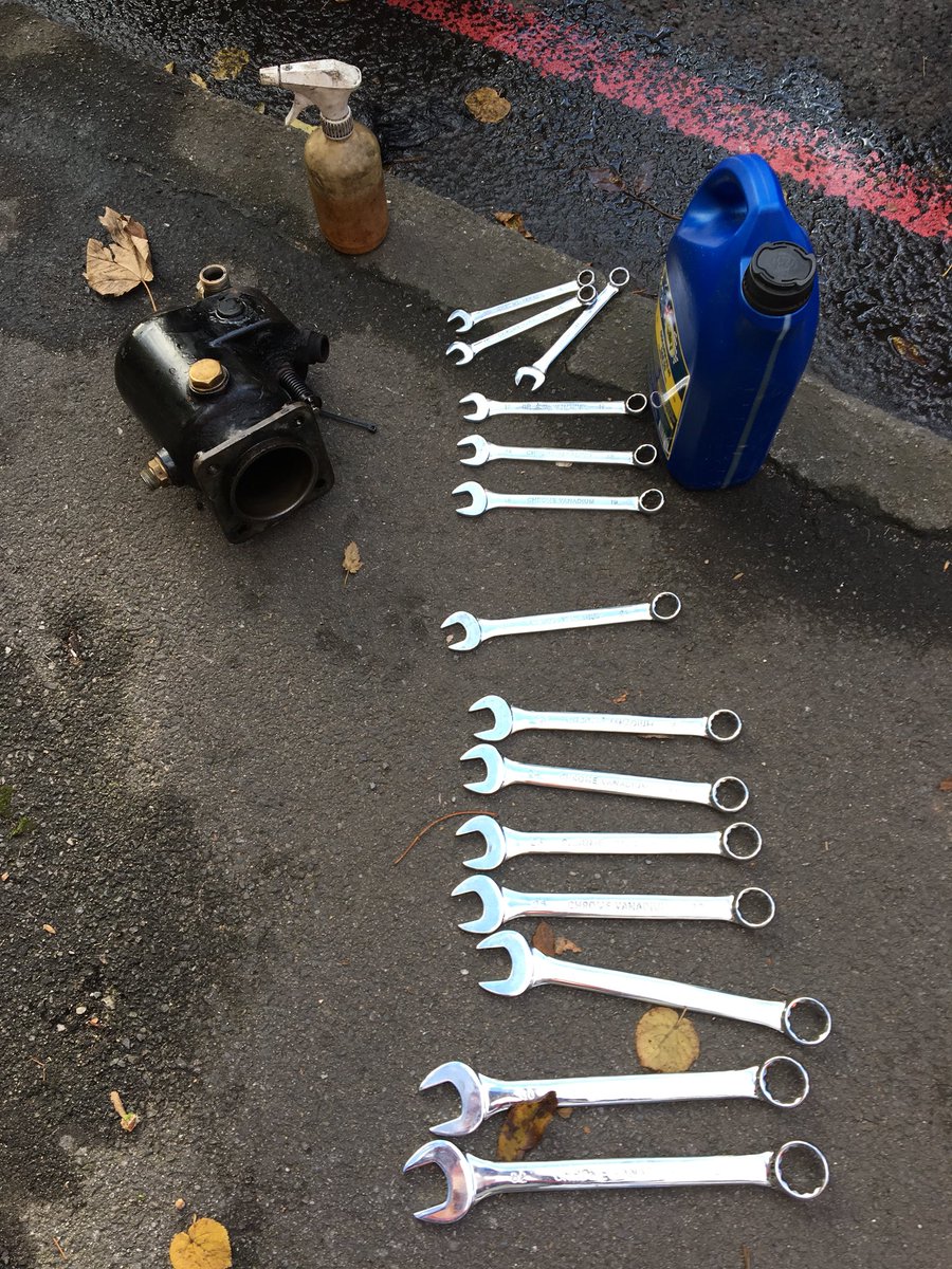 TheRAC_UK's tweet photo. Loving @TheEddChina โs #tidytools @HagertyUK @VeteranCarRun @raclubt https://t.co/w83WAljS43