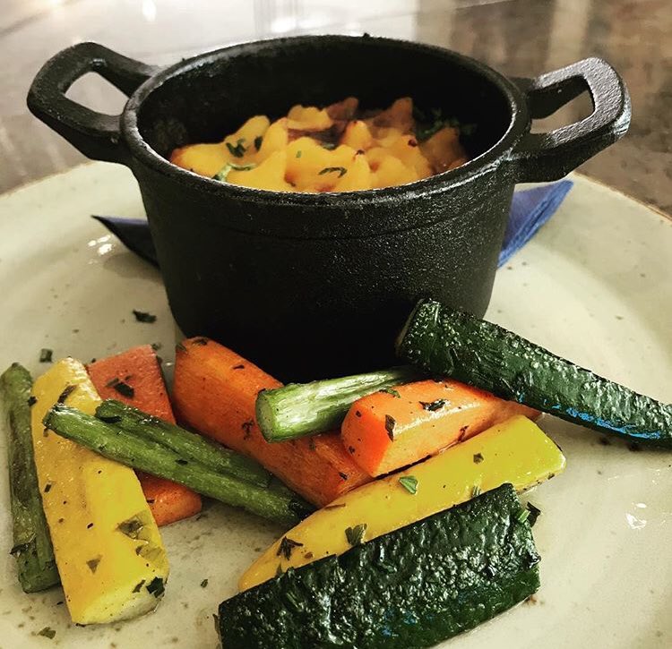 On today’s menu, Shepherd’s Pie. This and a starter for only AED 79, or AED 89 if you include sweet. #qwertydxb #gastrobar #businesslunch