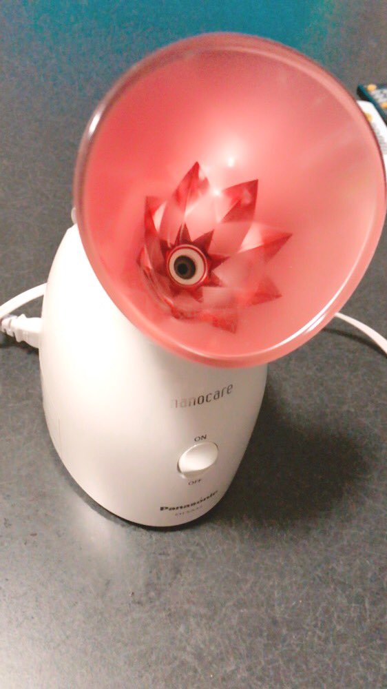 いせひなた 充電中 本気のsnow やっぱやるなら顔も白くしてウサギだよね 珍しく連日メイクしたから今日はパックと ナノケアだ 敏感肌だから普段は基本ベースメイクのみ パックなう