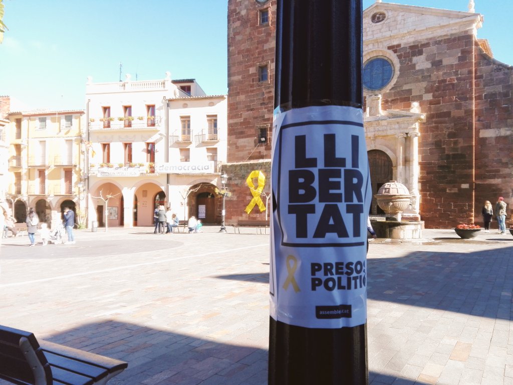 Anna  //*// tweet media