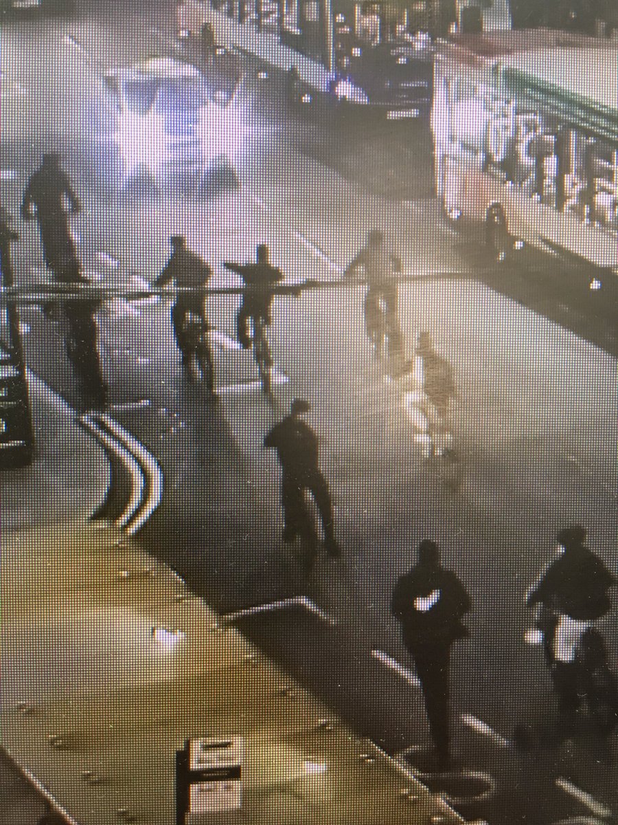 🚳Teenagers cycling in front of Buses and cars in Npton. Family’s aware of these kids reckless behaviour?  #Dangerousgame <a href="/NorthantsPolice/">Northants Police</a>