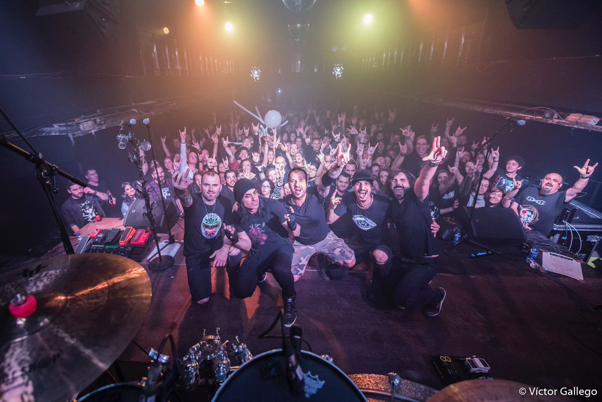 ¡MADRID! ¡Impresionante la noche de ayer! Mil gracias a todos vosotros, y gracias mil a <a href="/aphonnic/">Aphonnic</a>.
¡Las próximas en Vigo y Barcelona!