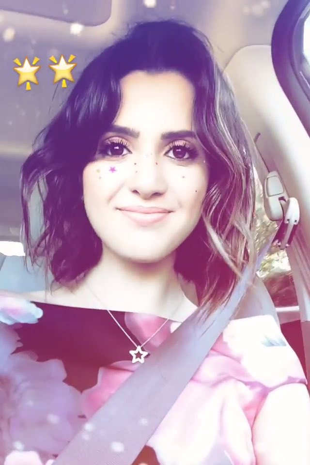 maranno_laura's tweet photo. I eat your smile @lauramarano #laura #lauramarano #lauratic https://t.co/ejtjAYopBM