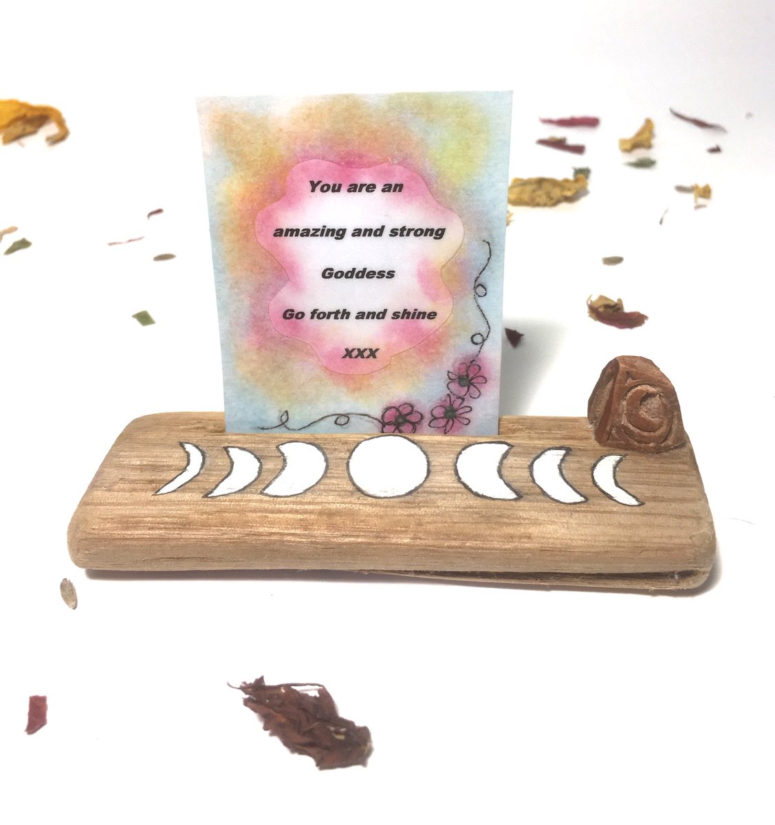 Melanie260198's tweet photo. Lovely gifts at https://t.co/gUSaLZdZBa #handmade #jewellery #artdolls #altarornaments #hairsticks #lotsofgifts #bespokegifts https://t.co/Wz1uLdOnk3