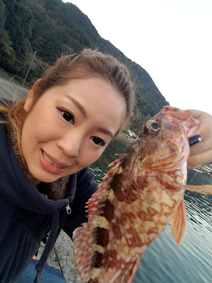 まい Issei No Twitter んー 今日も厳しかった 飛距離伸ばしたいなー 青物釣りたかったな ライトショア ショアジギング メタルジグ カサゴ ガシラ エソ 海釣り 釣りガール 飛距離だせなくて青物まで届かなかった 丸一日メタルジグ