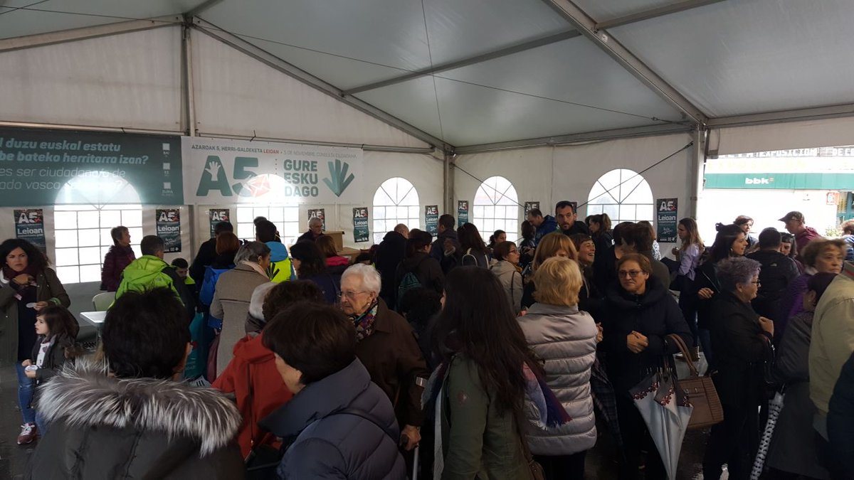 LeioaGED's tweet photo. Leioaztarrak erabakitzen!!! Aurrera Leioa!!!
¡¡Las y los Leioaztarrak decidiendo!! ¡Adelante Leioa!
#A5Galdeketak #gureakgurekin https://t.co/VZWBIcz2kU