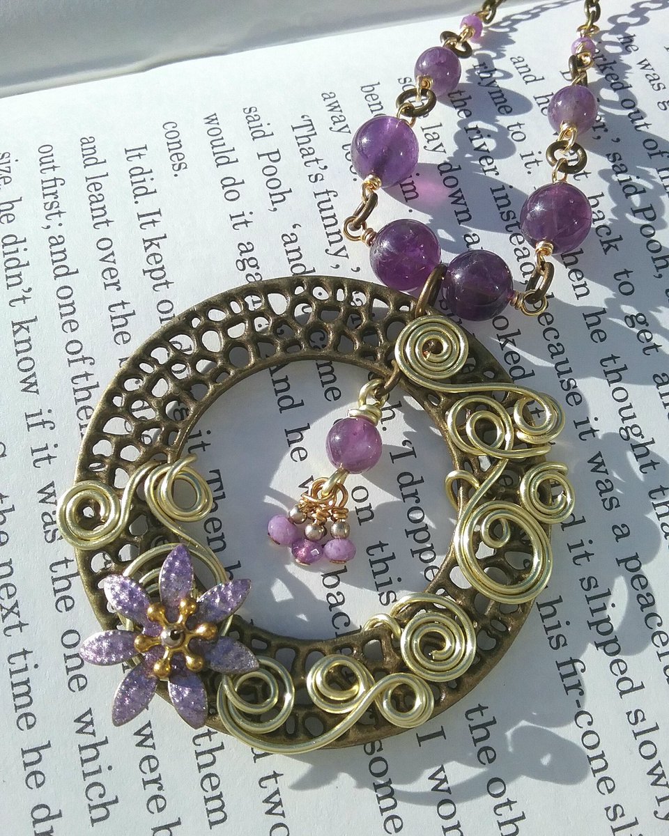 awlbix's tweet photo. Also from the BeadCave today.... we have this.

https://t.co/bGirNRzBBz 
#womaninbiz #jewellery https://t.co/mhOqoNPrna