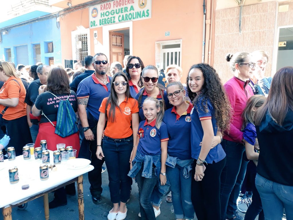 ParqueAvenidas's tweet photo. Finde de actos de la #HogueraParquedelasAvenidas, el sábado con @fed_fogueres en #expofiesta en #IFA y el domingo de #almuerzos de #hogueras https://t.co/JpW4WlSvBF