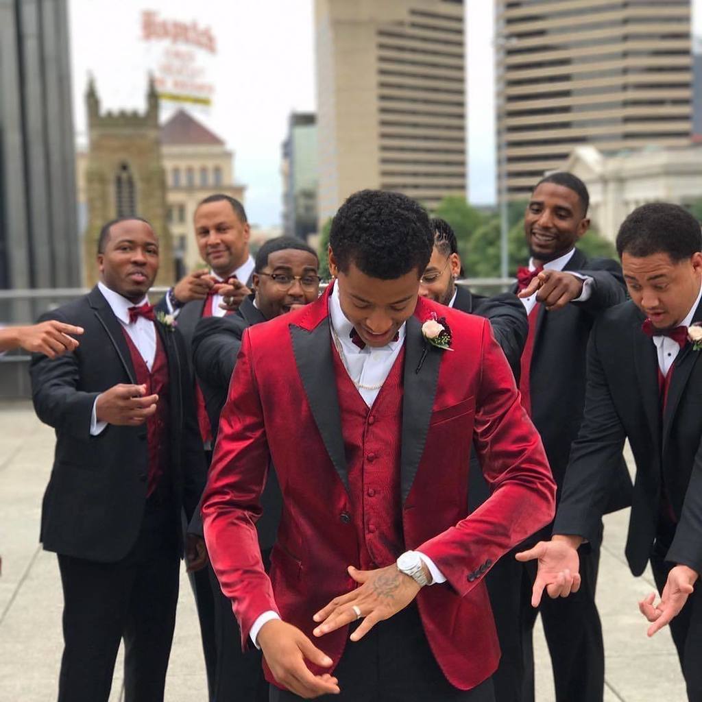 munaluchiBride's tweet photo. So fresh! 🔥#dailydoseofdapper #munagrooms // #Repost @distinctep
・・・
My Brother's keeper #munaluchi #munaluchibrid… https://t.co/mKekTwY9Y2 https://t.co/LvF1f36KgR