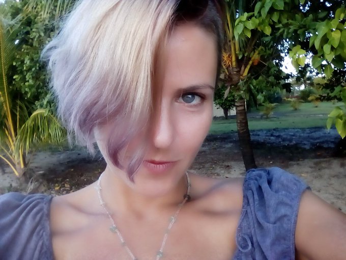 good morning internet. this is why I don't spend much time here aside from work. and i'm no less messy<a href="/tag/skype"class="tags"><span>#skype</span></a>