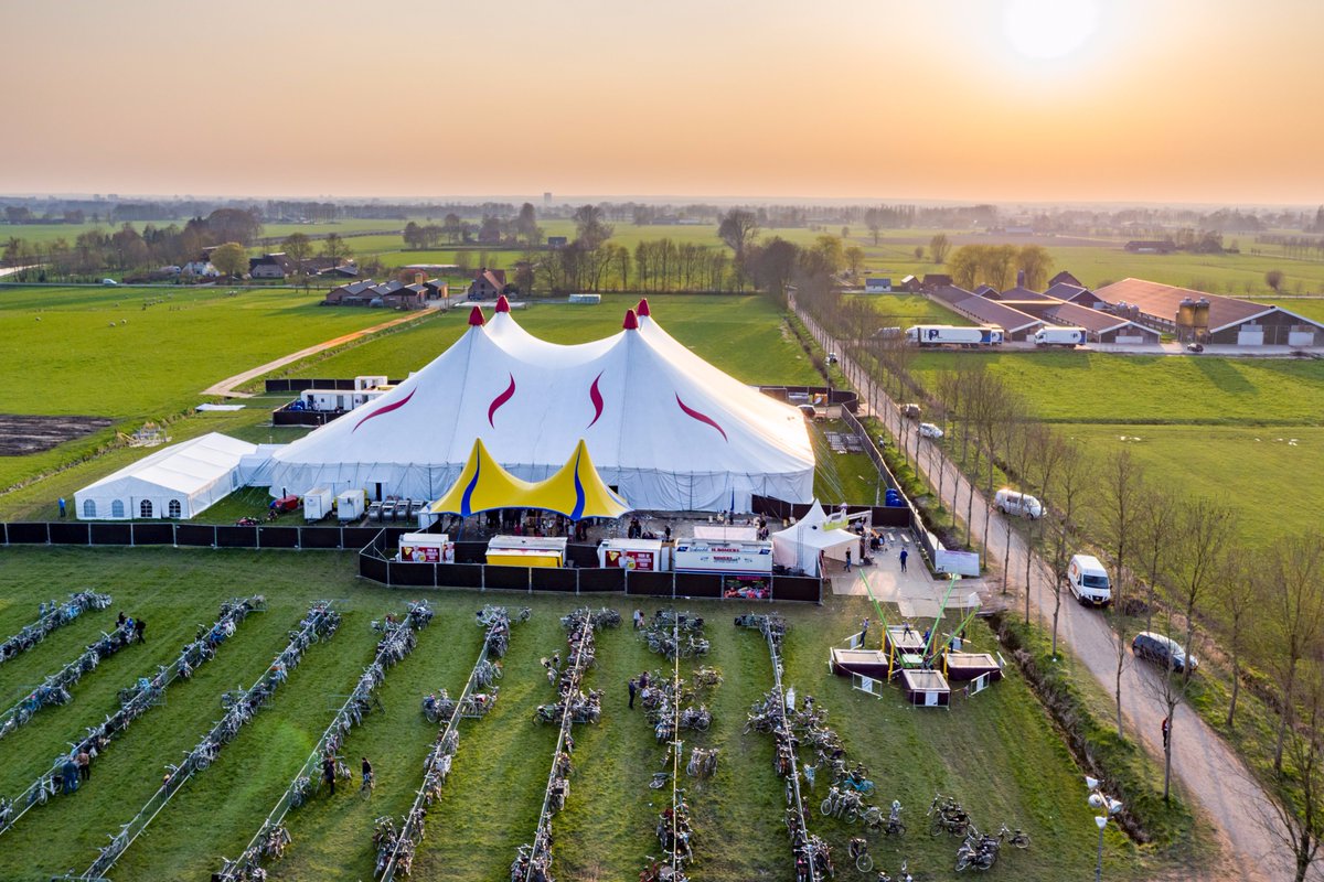 LenteLive's tweet photo. 6,7,8 april '18 - nu 3 dagen Lente, 3 dagen Live!! Vrijdag programma wordt binnenkort bekend gemaakt. Stay tuned #LenteLive #DeVecht #LL18 👯 https://t.co/kEmkPcvDxB